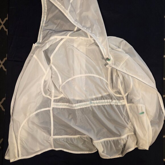 Lululemon light athletic jacket - Picture 14 of 14